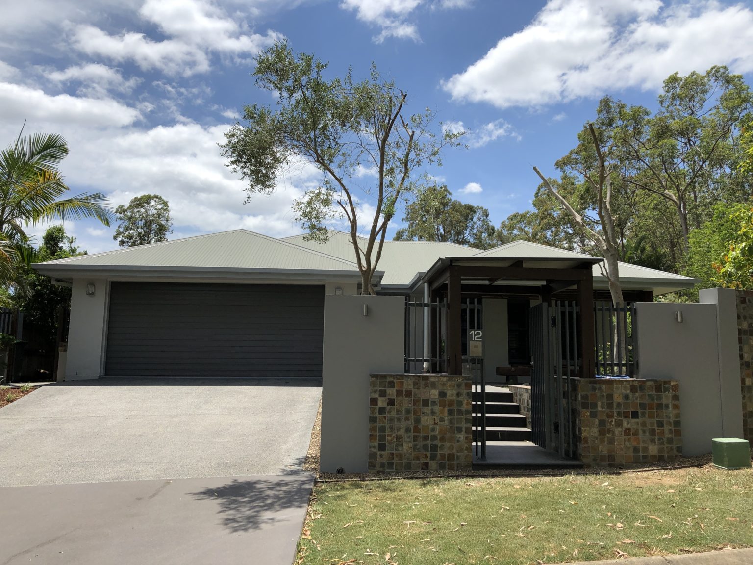 Contemporary Low Set Painters